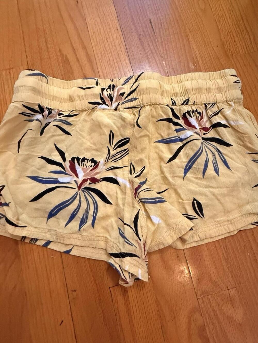 Jetty Floral Shorts Sz Medium Lightweight Drawstring - Picture 7 of 8